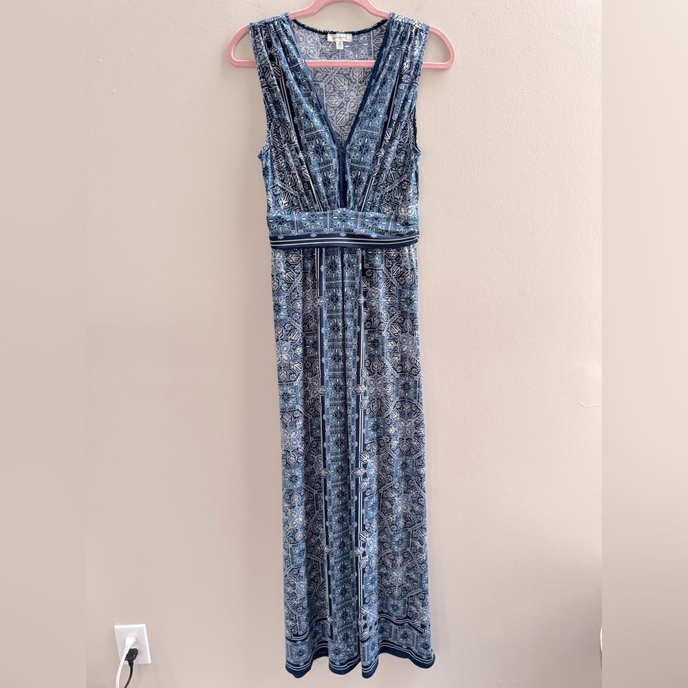 Max Studio Blue & White Pattern Sleeveless Maxi Dress